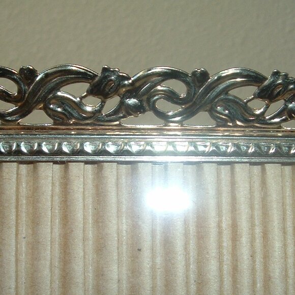 Vtg Ornate Filigree Metal Brass Picture Frame Gold Hollywood Regency 8x10 Easel - Picture 5 of 6